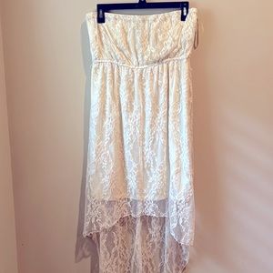 Barely worn Women’s Strapless Lace Floral Dress from Rue 21 in a size XL.